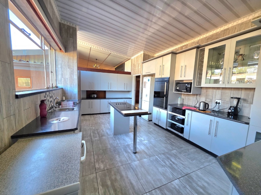 5 Bedroom Property for Sale in Jordania Free State